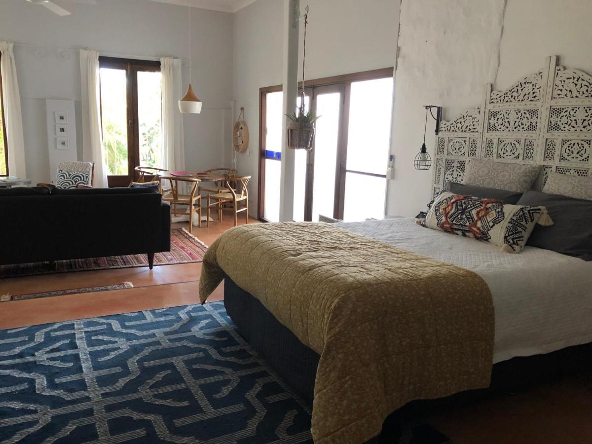 Shorebreak Studio Apartments Sapphire Beach Eksteriør billede